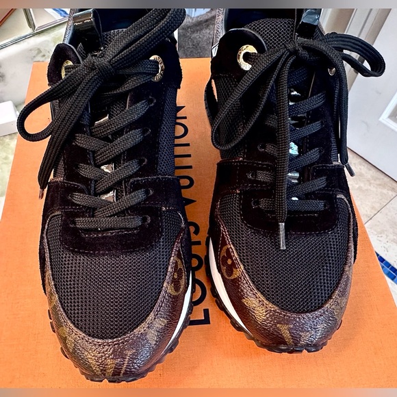 Louis Vuitton suede / monogram Run Away sneakers 36.6 - Picture 4 of 10